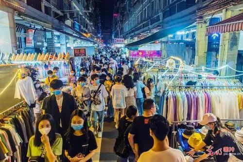 濟陽西紅市“煙火”重燃 日用品百貨攤位火熱招商，共繪城市活力新畫卷